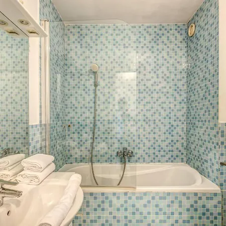 Appartamento Rue Saint-maur 1-bed Balcony And View