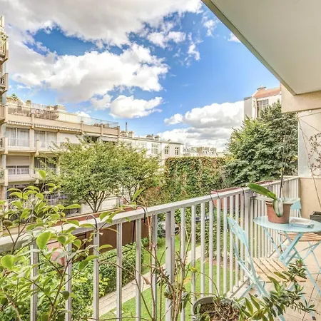 Rue Saint-maur 1-bed Balcony And View Parigi