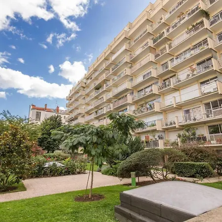 Rue Saint-maur 1-bed Balcony And View Apartment Paris